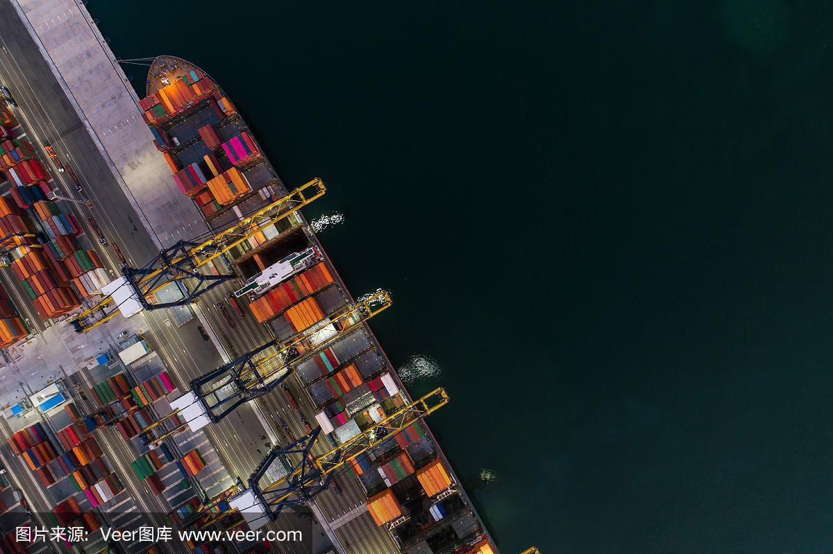 鸟瞰图海港集装箱货物装载船在进出口业务物流.货运运输.